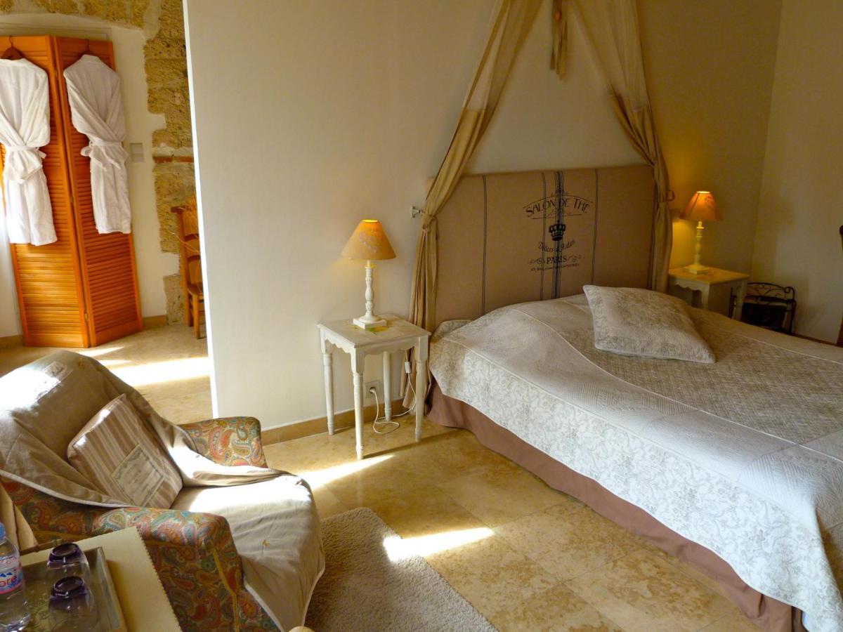 Domaine Du Manoir Bed & Breakfast Les Avenières Exterior foto