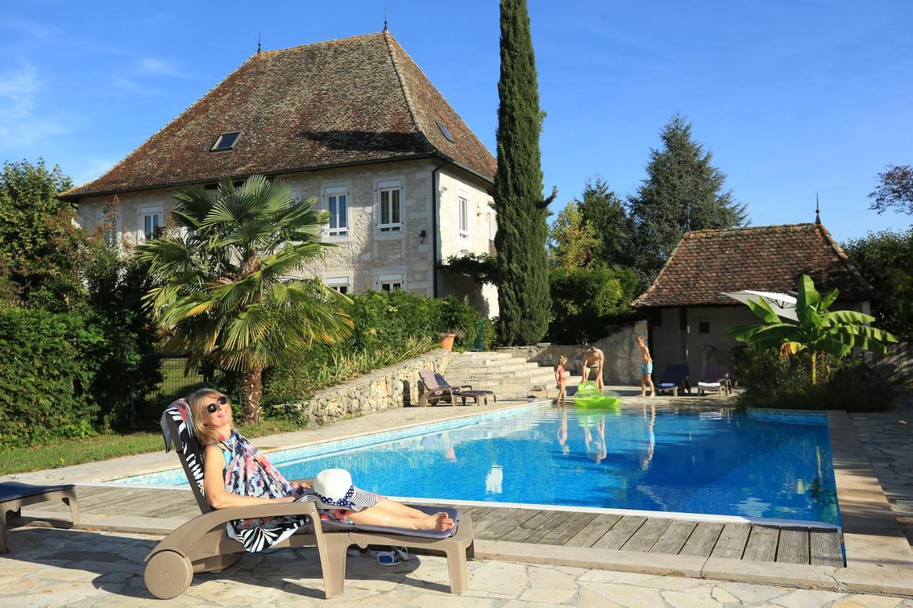 Domaine Du Manoir Bed & Breakfast Les Avenières Exterior foto
